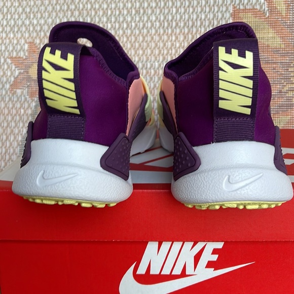 NIKE WMNS HUARACHE EXTREME 
PINK TINT / CITRON TINT
Sneakers 
AV8239 600 - Picture 14 of 16